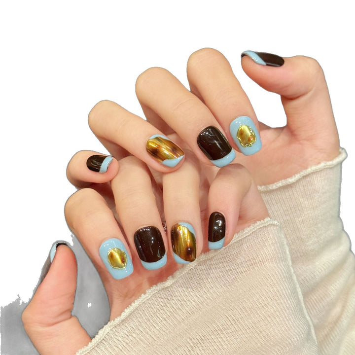 Artistic Press-On Nail Art Set with Metallic and Ombre Finish