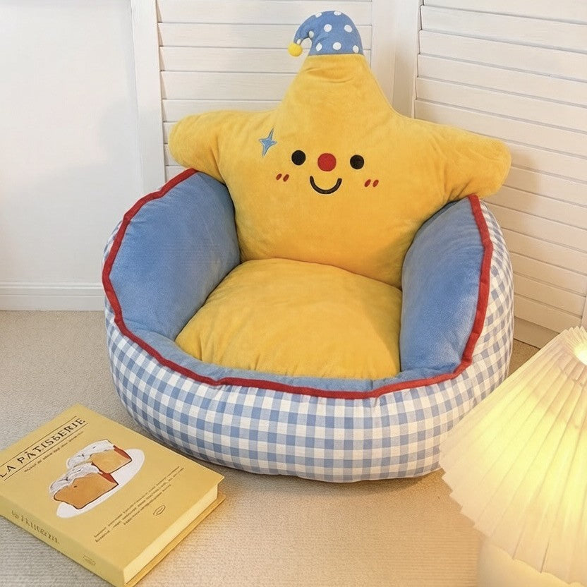 Plush children's armchair with star backrest