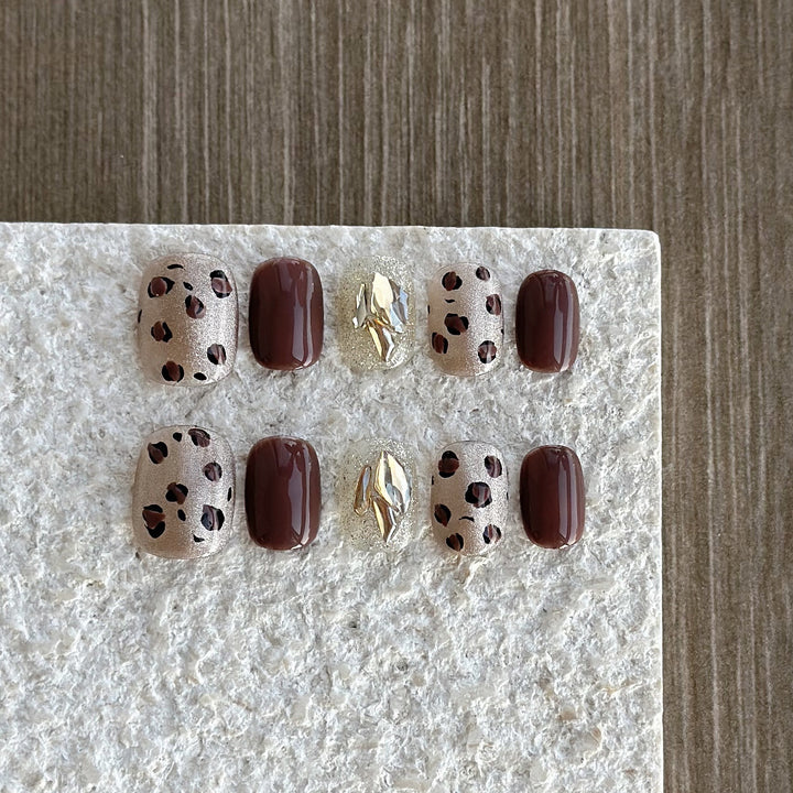Chic Leopard Print Press-On Nail Set