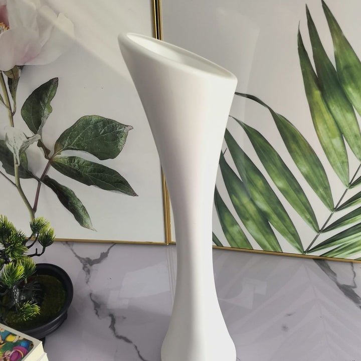 Contemporary Sculpted Vase Kalsten