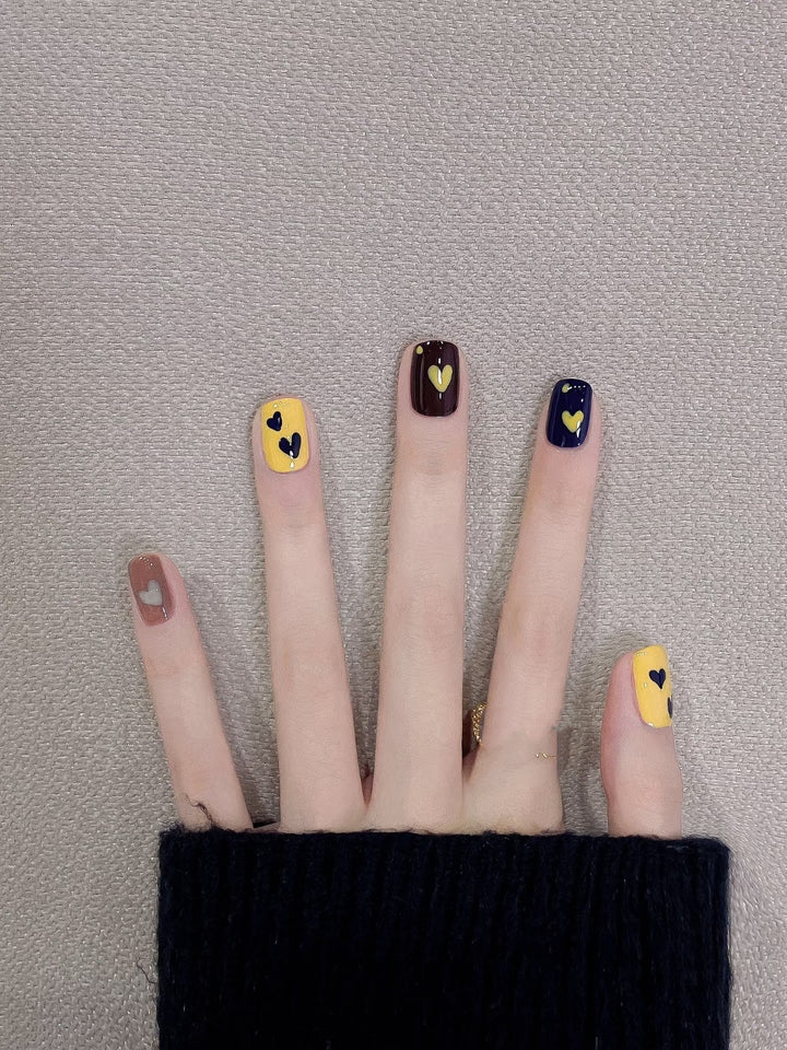 Creative Heart-Patterned Press-On Nails