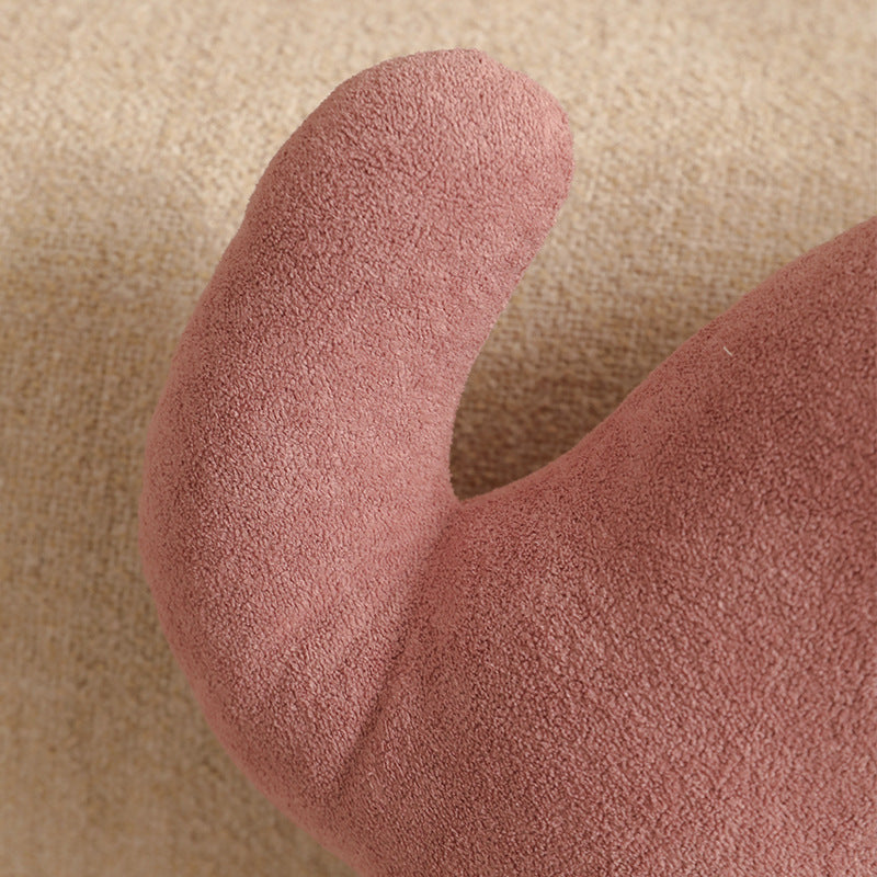 Cat-shaped neck and lumbar pillow made of soft fleece
