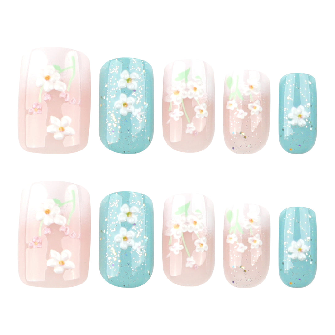 Artistic nail designs with floral accents Kalsten