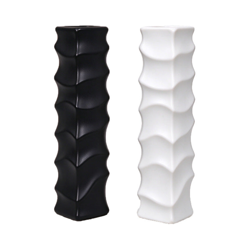 Decorative Slim Wave Vase Kalsten
