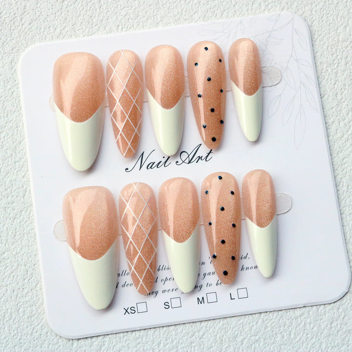 Glamorous Nail Art Press-On Set