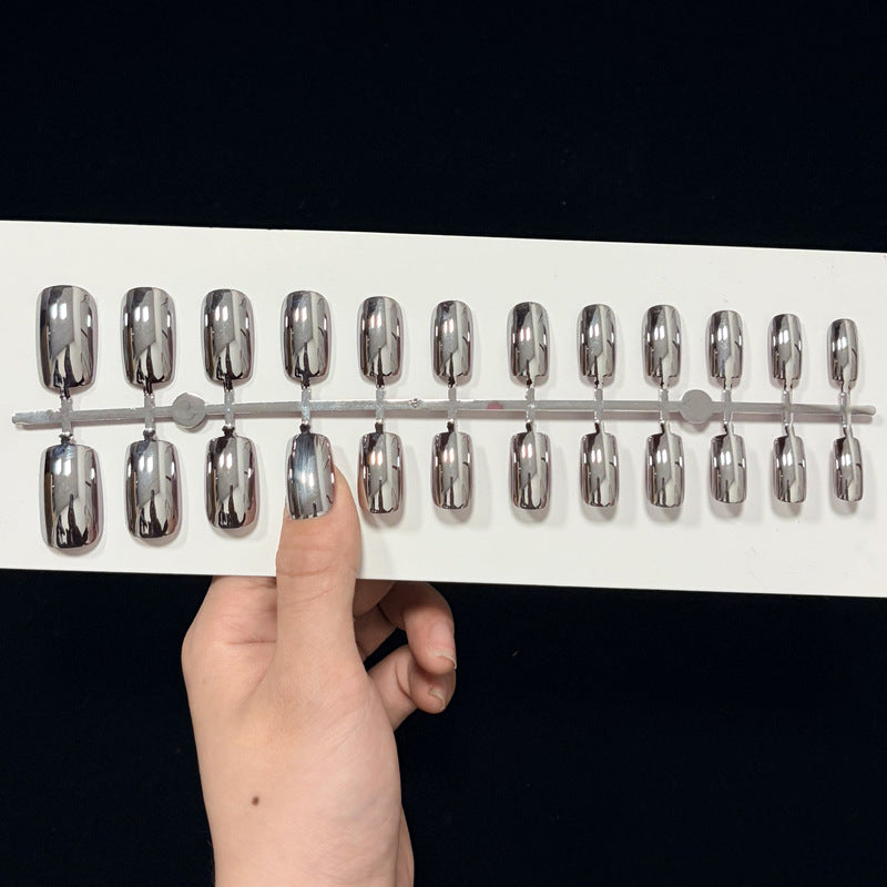 Elegant Metallic Press-On Nails Kalsten