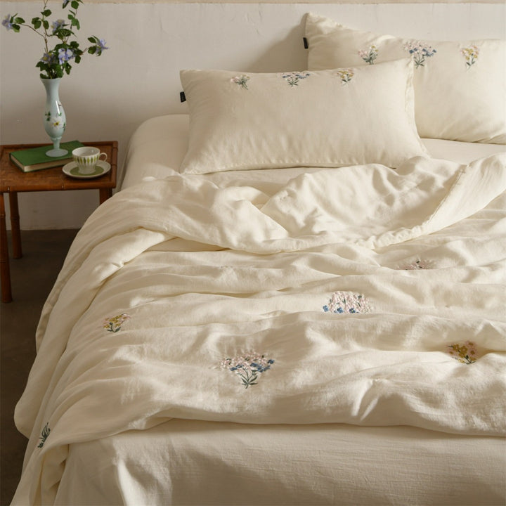 Embroidered linen-cotton bedding set with soft wash quality