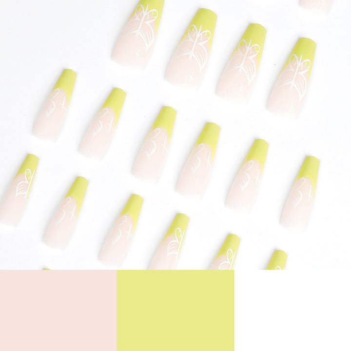 Artificial nail art in floral design Kalsten