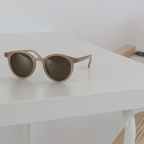 Fashionable Round Sunglasses in Minimalist Design Kalsten