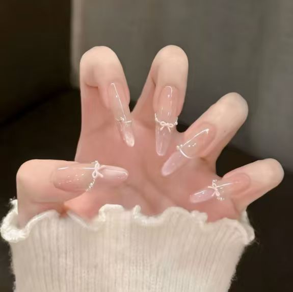 Elegant Press-On Nail Art Set with Bow Accents