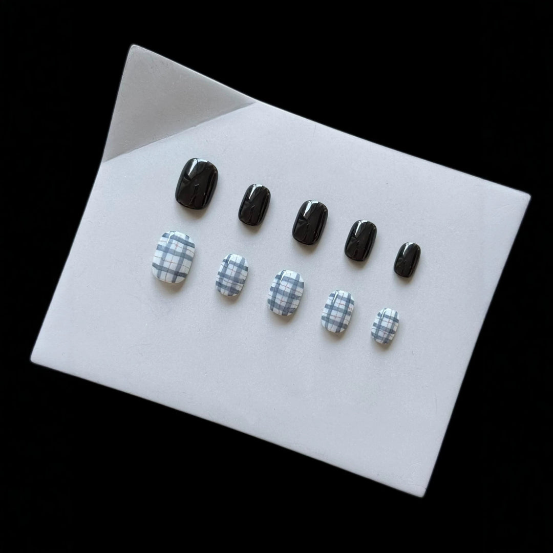 Chic Press-On Nail Art Set with Plaid and Glossy Finishes
