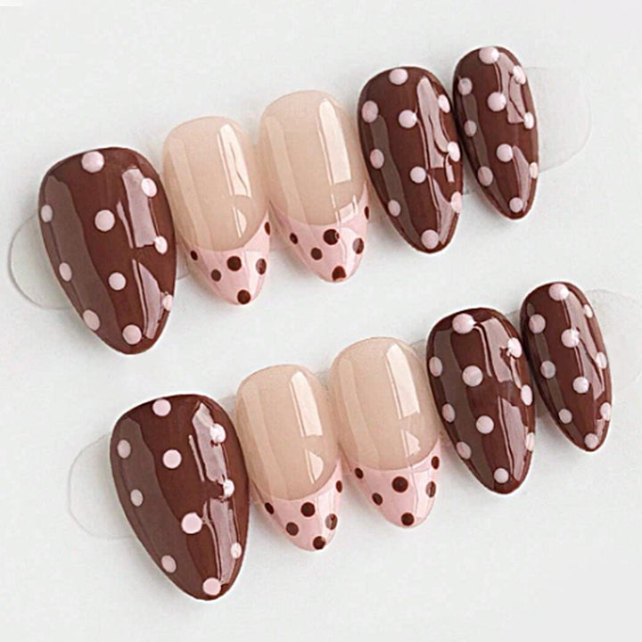 Artificial nail set with elegant zigzag and polka dots Kalsten