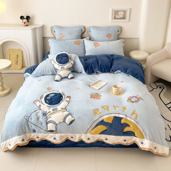 Cozy reversible bedding set with moon and bunny appliqué