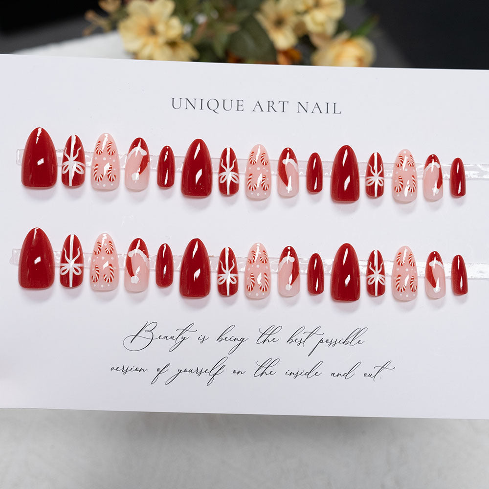 Festive Christmas-Themed Artistic Press-On Nails