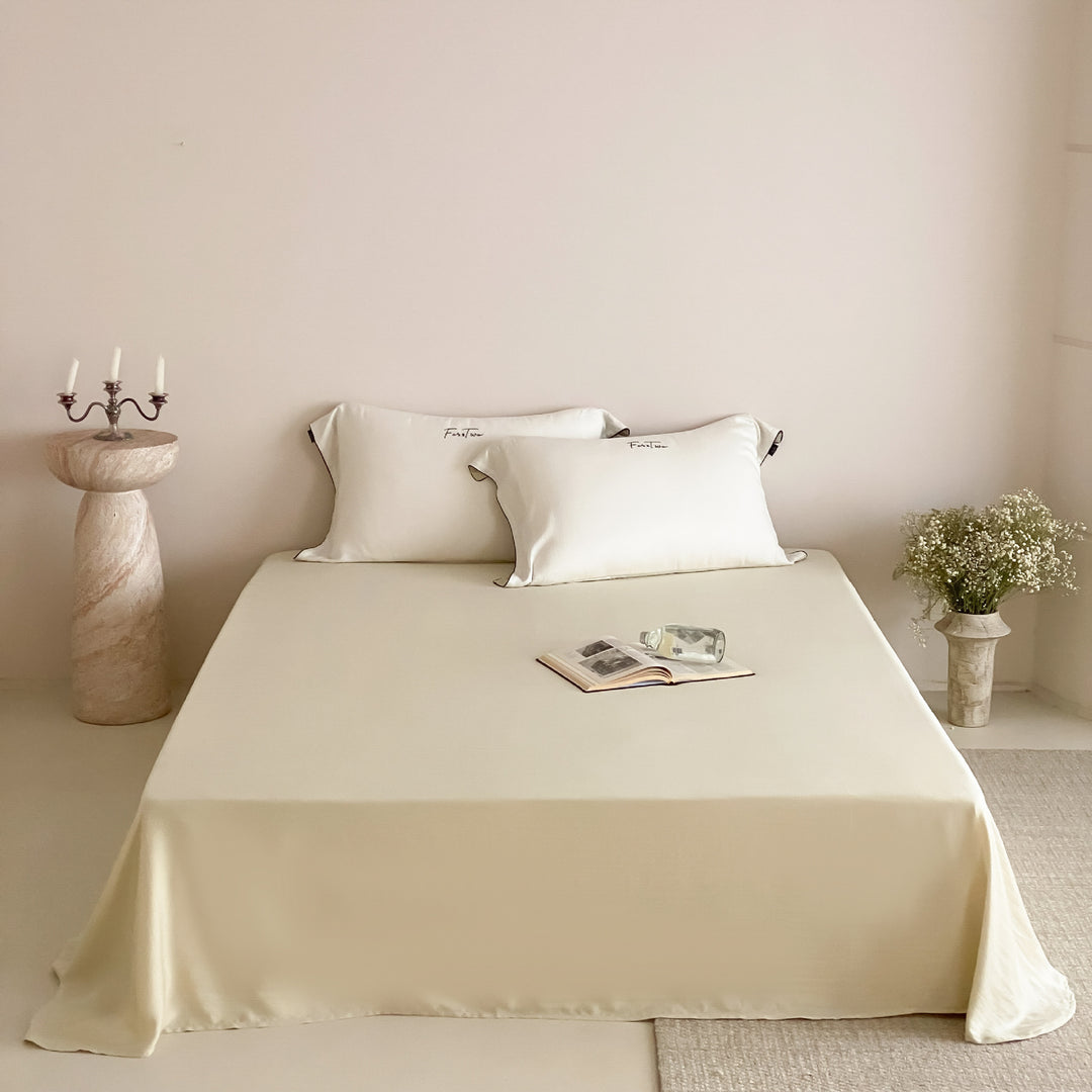 Luxurious cotton satin bedding set with embroidery and contrast piping