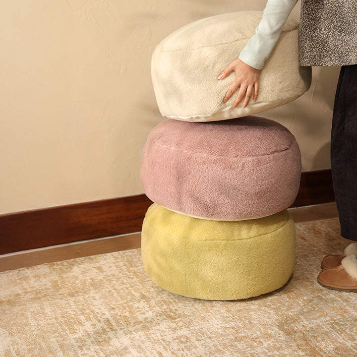 Round filled seat pouf made of cuddly teddy plush with a shape-stable core Kalsten