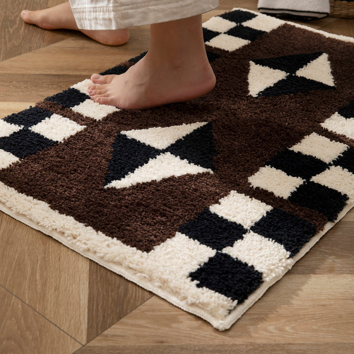 Non-slip bath mat with geometric ethnic pattern
