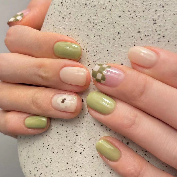 Artful nail art in modern design Kalsten