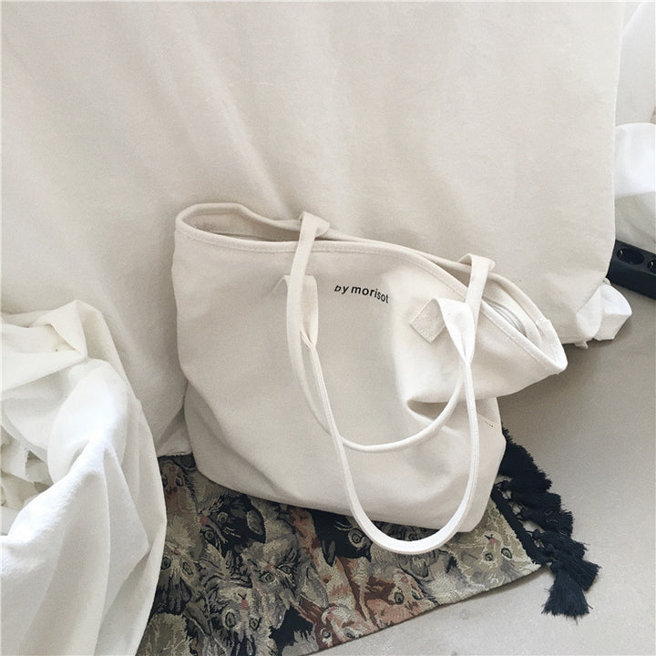 Everyday handbag with spacious interior and sturdy design Kalsten