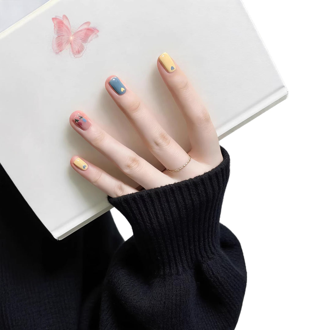 Artistic Press-On Nail Set with Creative Patterns