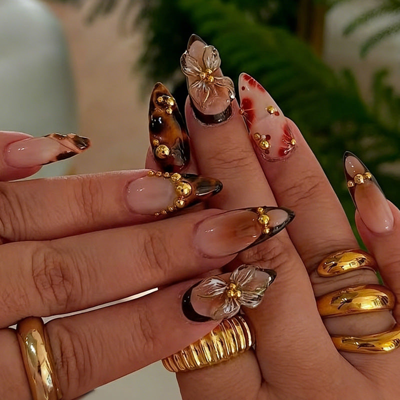 Art Nail Set with romantic floral designs and high-quality embellishments Kalsten