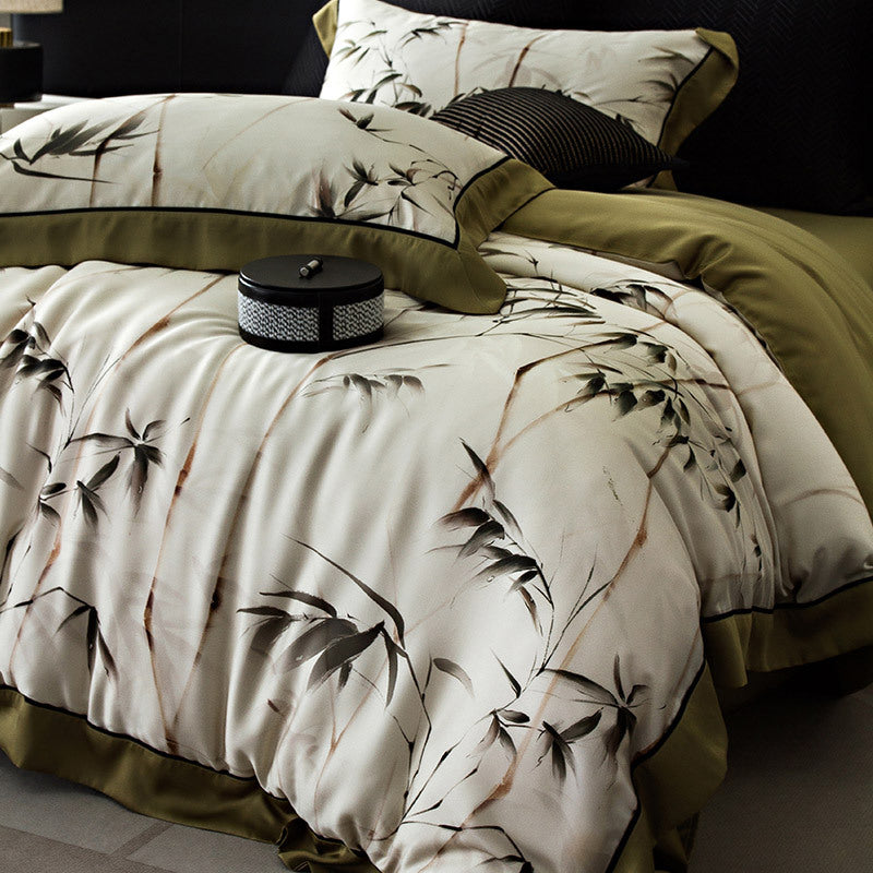 Elegant bedding set made of cotton satin with floral watercolor print, contrasting piping and ruffle