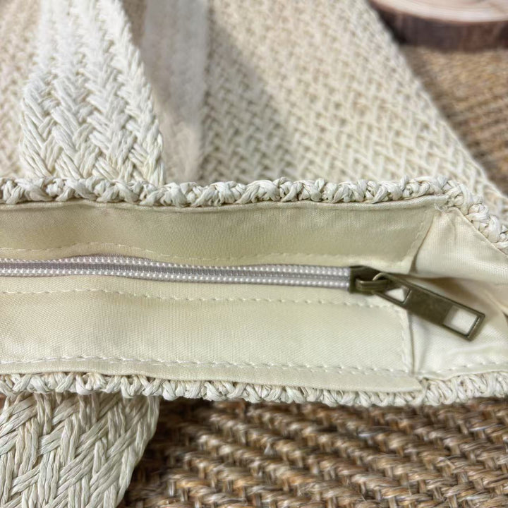 Generous shoulder bag made of natural material Kalsten