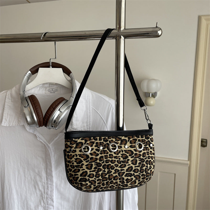 Chic Crossbody