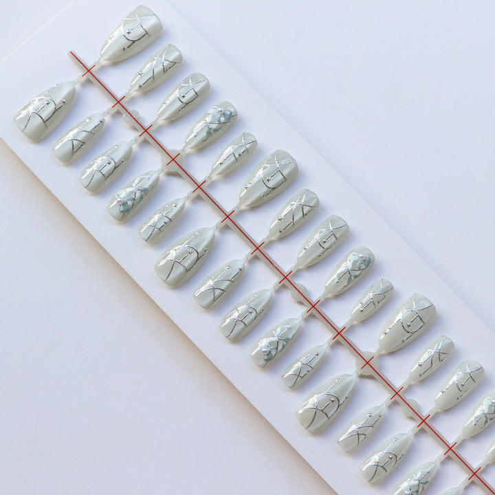 Elegant Decorative Press-On Nail Art Set