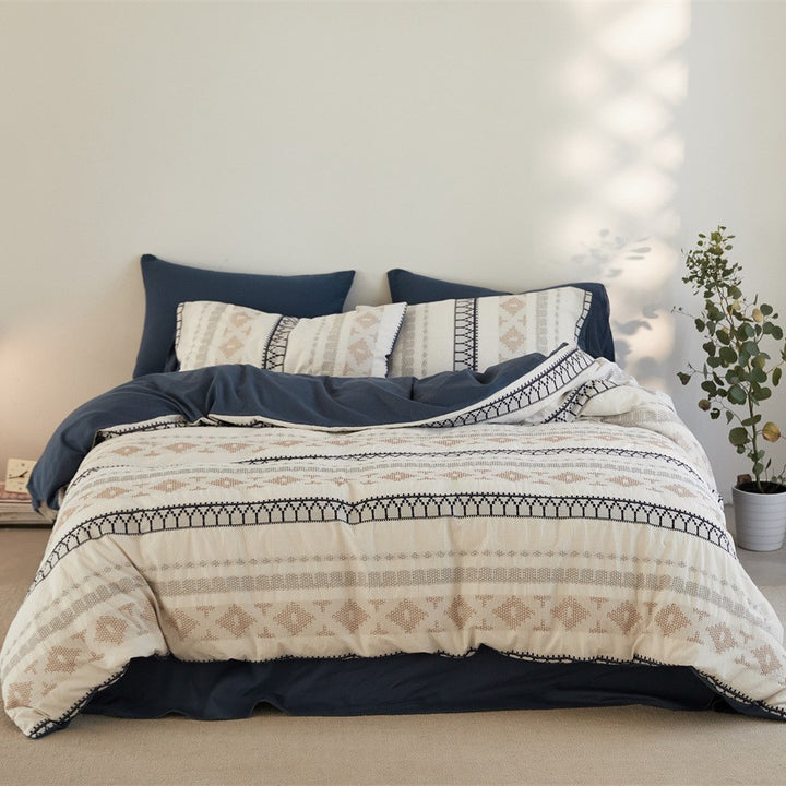 Bedding set made of cotton blend fabric with woven ethnic motif and reversible design
