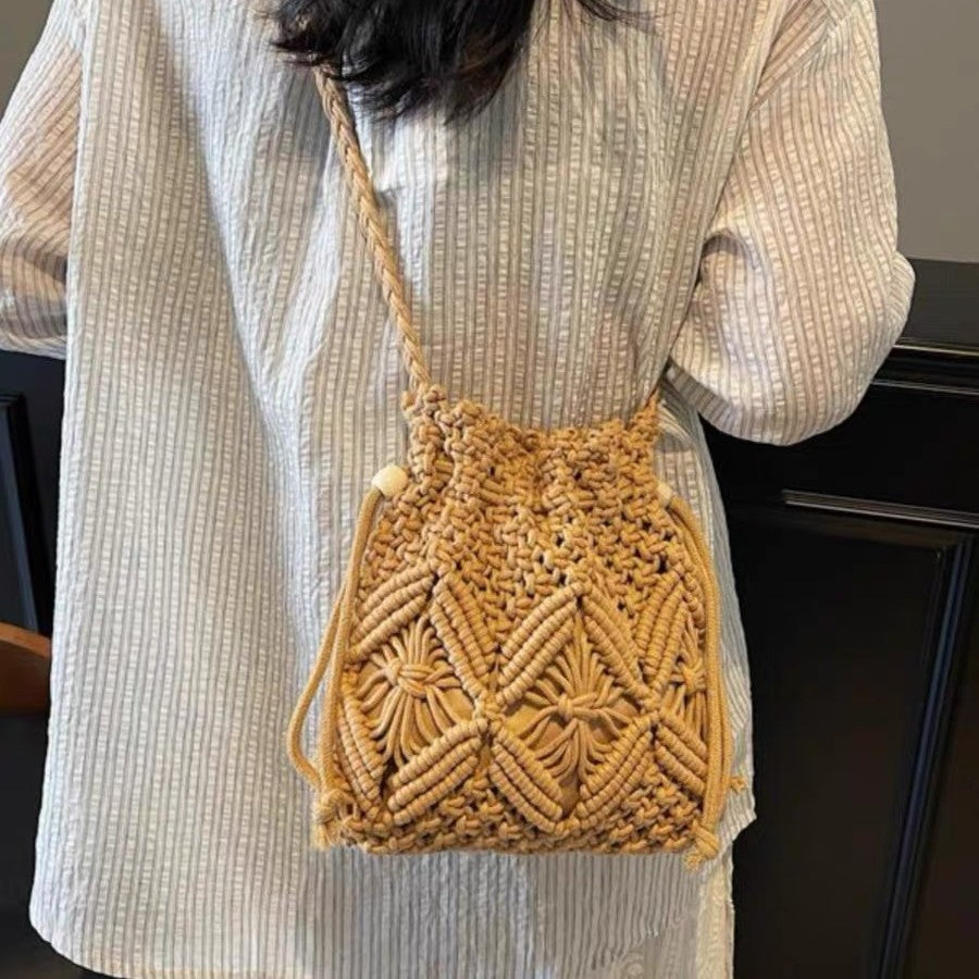 Hand-knotted shoulder bag with floral details Kalsten