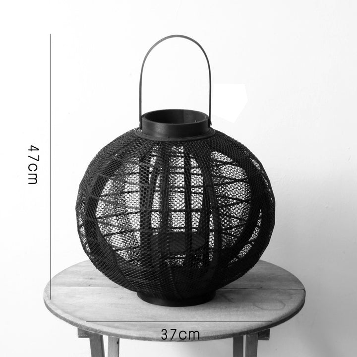 Elegant metal lantern with net design Kalsten