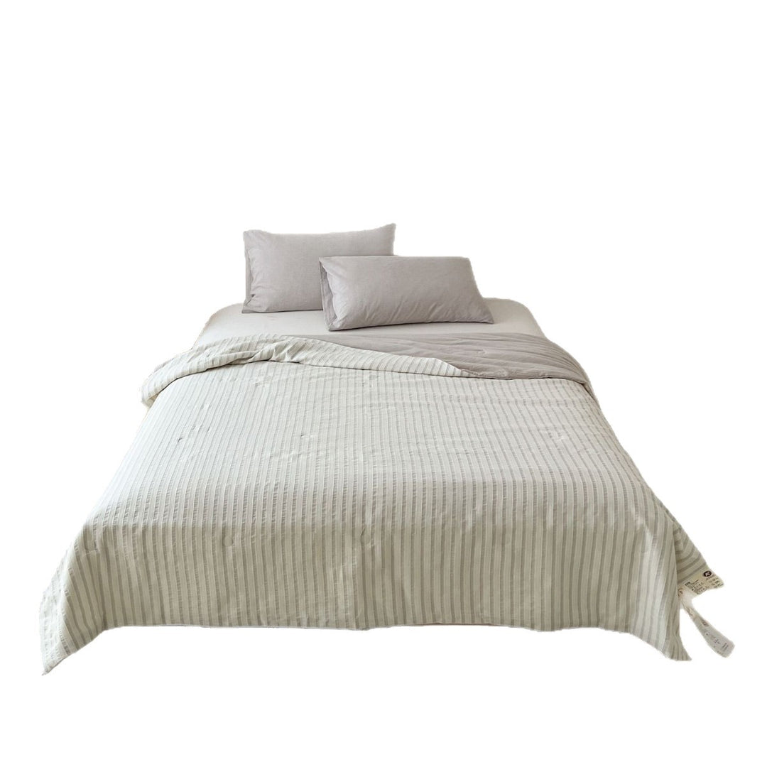 Reversible bedding set made of linen-cotton blend with fine stripe pattern
