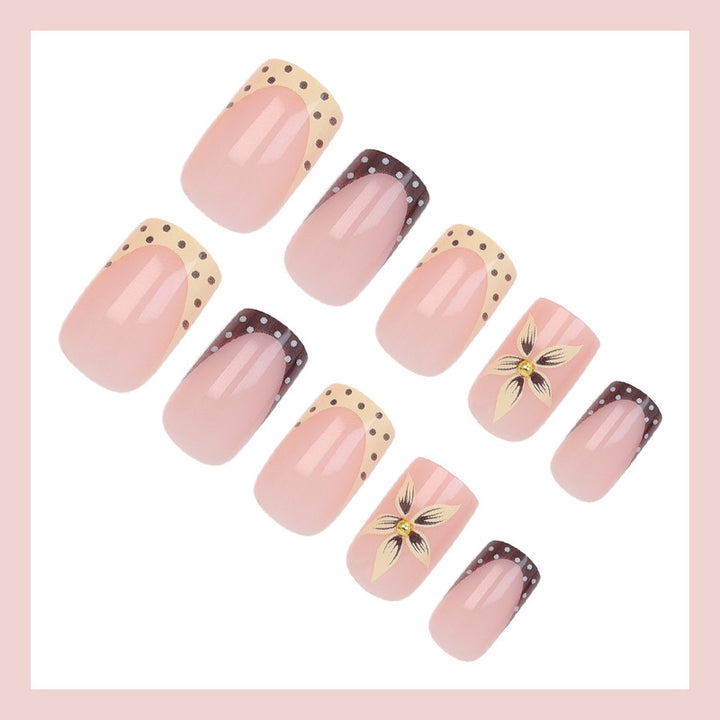 Artificial nails with trendy designs Kalsten