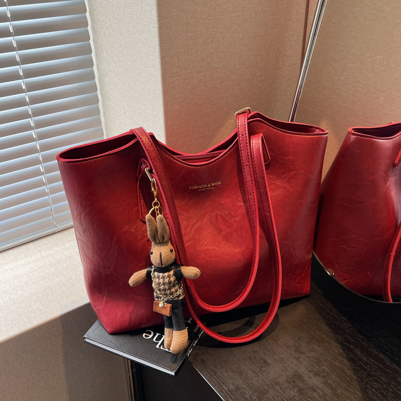 Elegant Leather Tote Kalsten