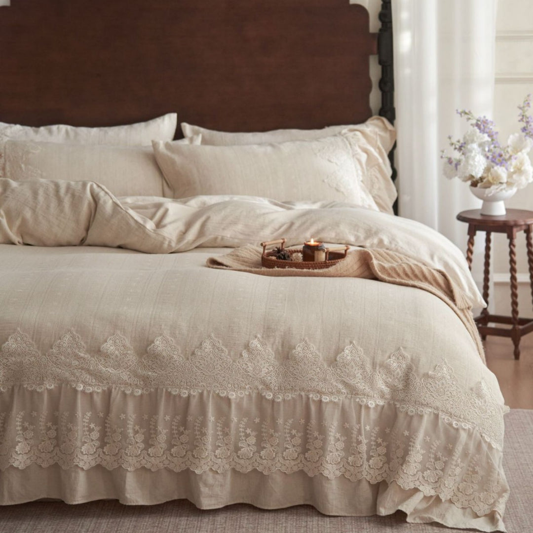 Fine cotton-linen bedding set with lace trim and frill