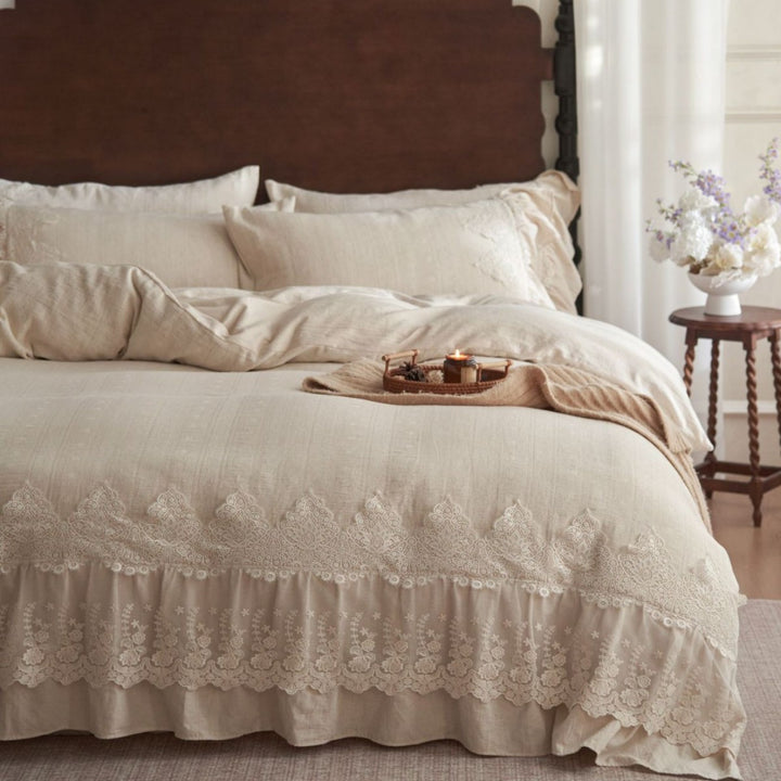 Fine cotton-linen bedding set with lace trim and frill