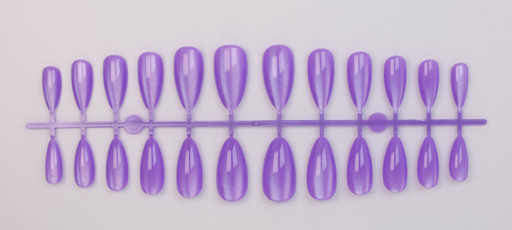 Artificial nail set with shimmering designs Kalsten