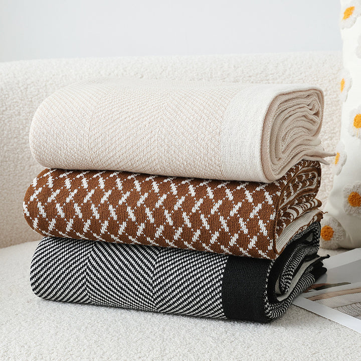 Women's Elegant Snuggle Blanket made of Soft Knit with Geometric Pattern Kalsten