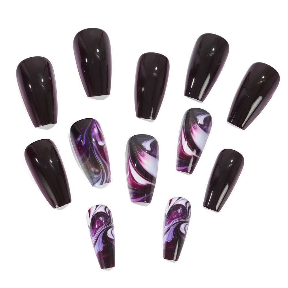Artificial nails in modern marble design Kalsten