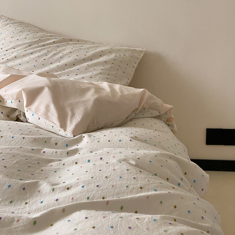 Breathable cotton percale bedding set with pastel dot pattern
