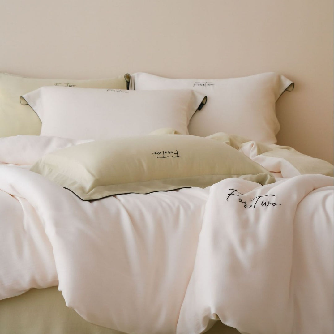 Luxurious cotton satin bedding set with embroidery and contrast piping