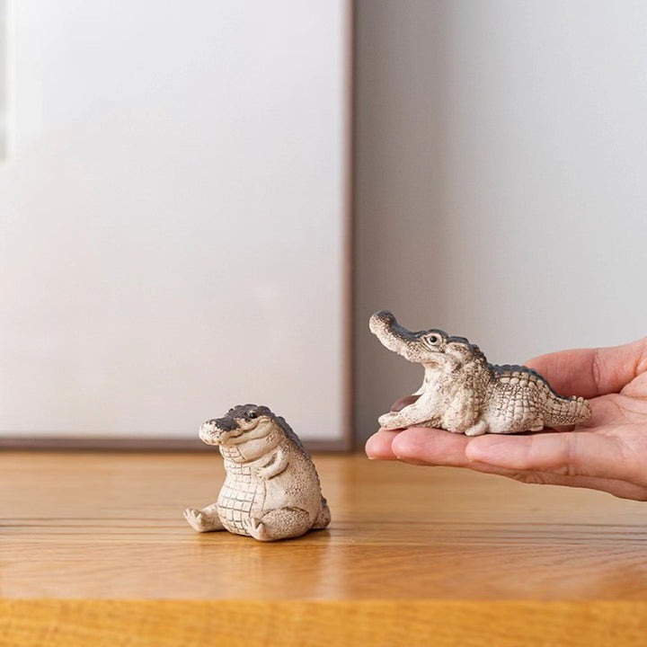 Novelty Alligator Figurine Kalsten
