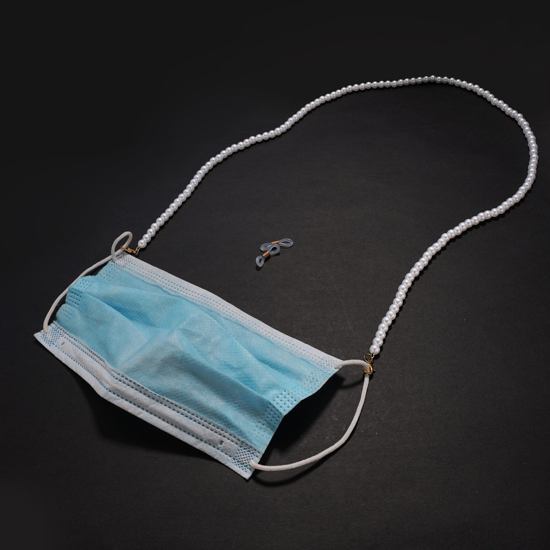 Pearl necklace with practical chain holder Kalsten