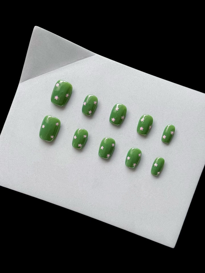 Artistic Press-On Nail Set with Flower Motifs