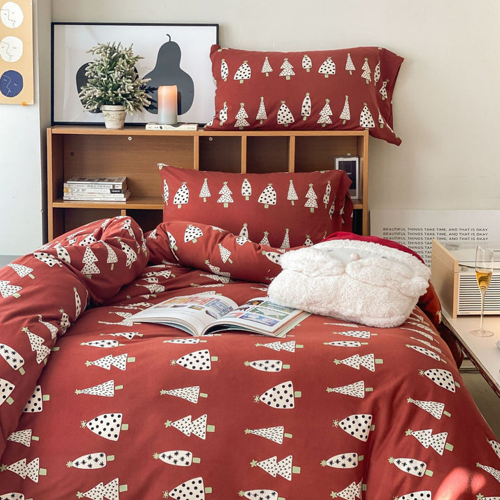 Children's bedding set with soft percale and cute Christmas sheep all-over print