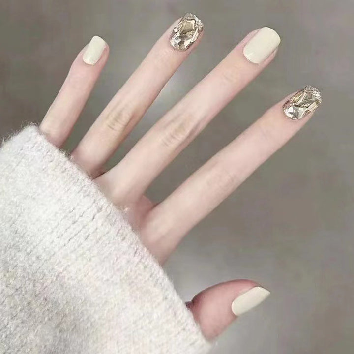 Artful nail art with glitter accents Kalsten