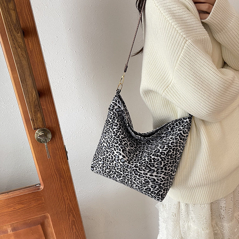 Stylish Animal Print Shoulder Bag