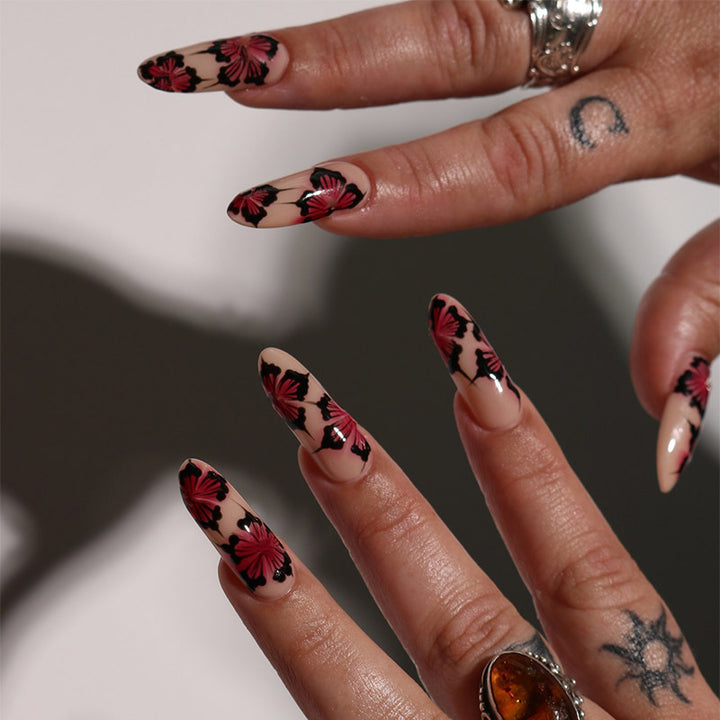 Exquisite Floral Design Press-On Nails