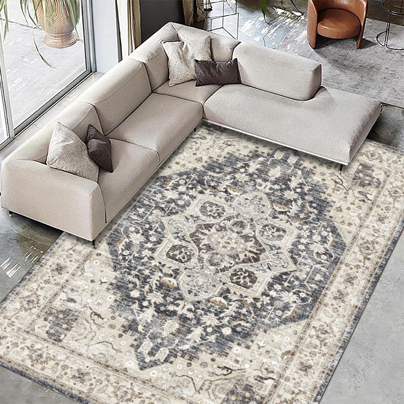 Vintage-Inspired Area Rug Kalsten